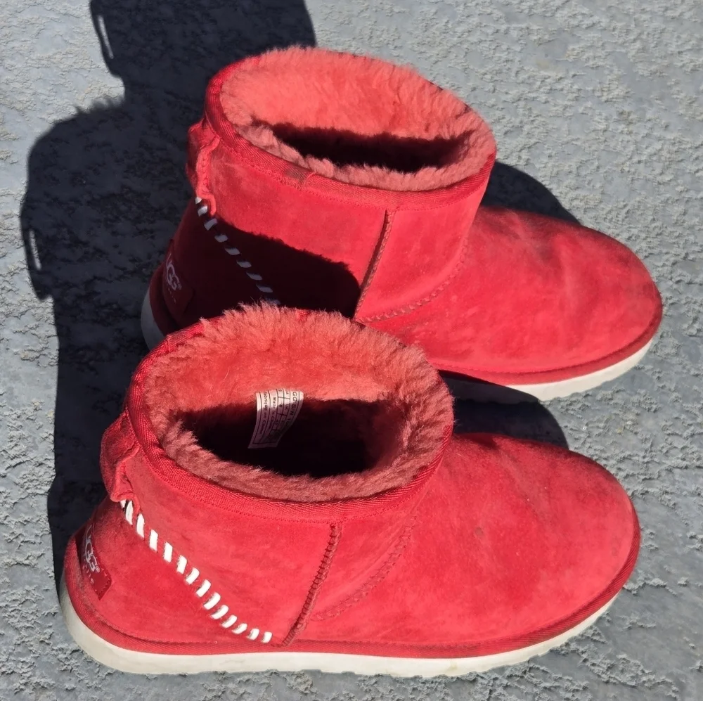 Ugg Men Sz 9 Red Candy Cane Trim Sherpa Bootie